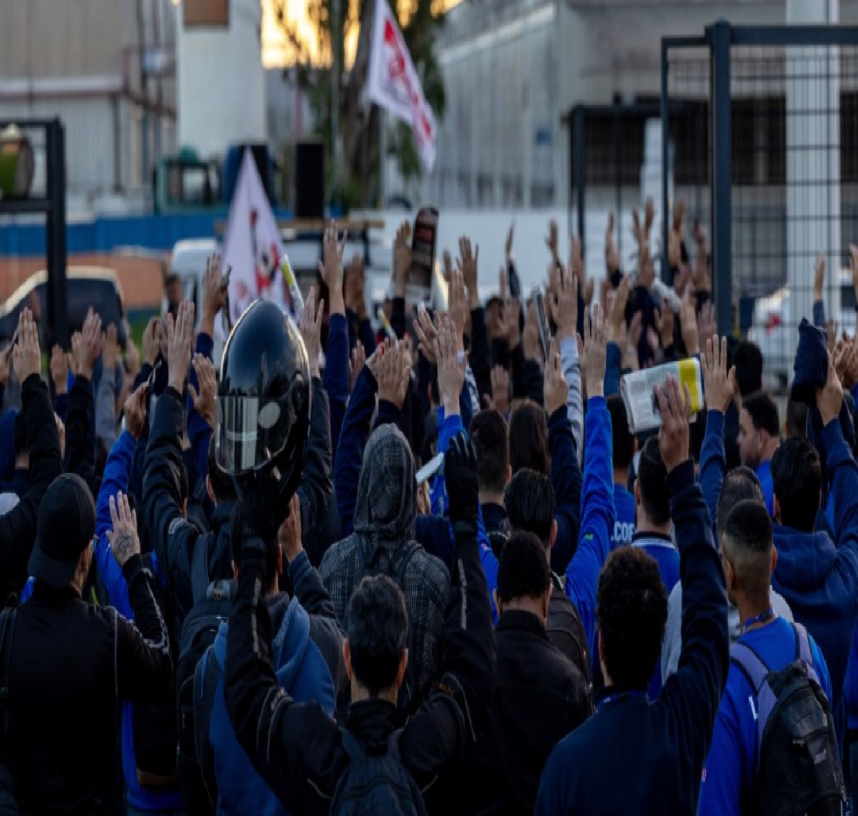 metalurgicos-de-jacarei-da-latecoere-garantem-plr-de-r-5-mil-com-aumento-de-28