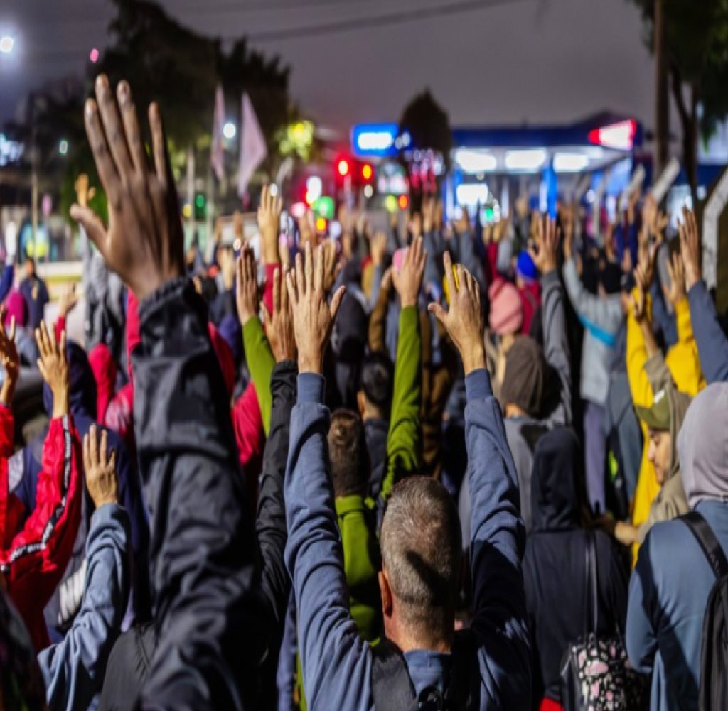 metalurgicos-de-sao-jose-dos-campos-aprovam-aviso-de-greve-na-sonaca-por-plr-e-va-melhores