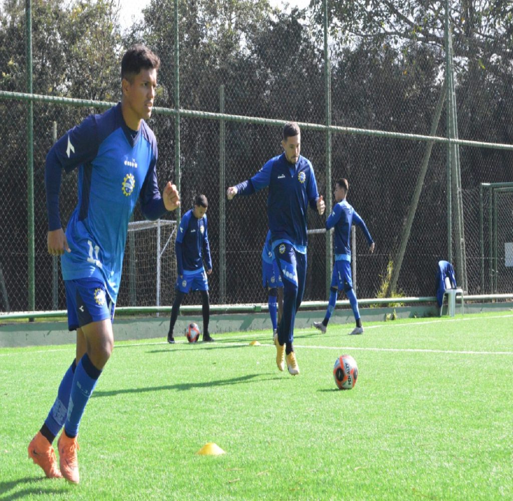 sao-jose-treina-em-campo-sintetico-para-duelo-contra-santo-andre-na-copa-paulista