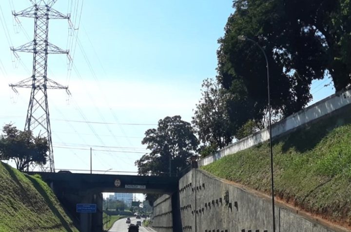 atencao-motoristas-prefeitura-pinta-guias-e-sarjetas-no-anel-viario-de-sao-jose-dos-campos