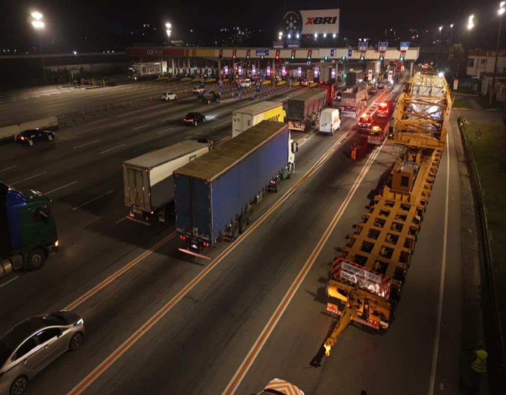 carga-especial-com-mais-de-800-toneladas-sera-transportada-pela-via-dutra-nesta-quarta-feira-24