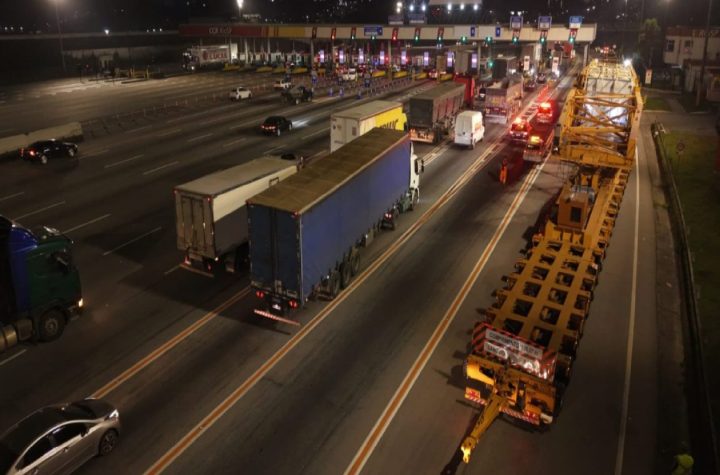 carga-especial-com-mais-de-800-toneladas-sera-transportada-pela-via-dutra-nesta-quarta-feira-24