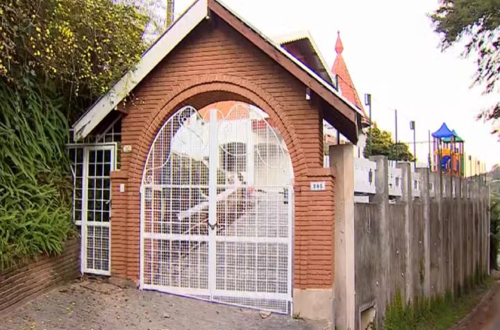 dupla-se-passa-por-entregador-invade-casa-e-e-presa-apos-assalto-em-campos-do-jordao