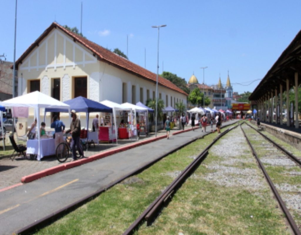 feira-dos-trilhos-movimenta-jacarei-neste-sabado-com-gastronomia-cultura-e-lazer-para-toda-a-familia