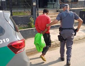 homem-e-preso-em-flagrante-por-furto-em-residencia-na-praia-do-juliao-em-ilhabela