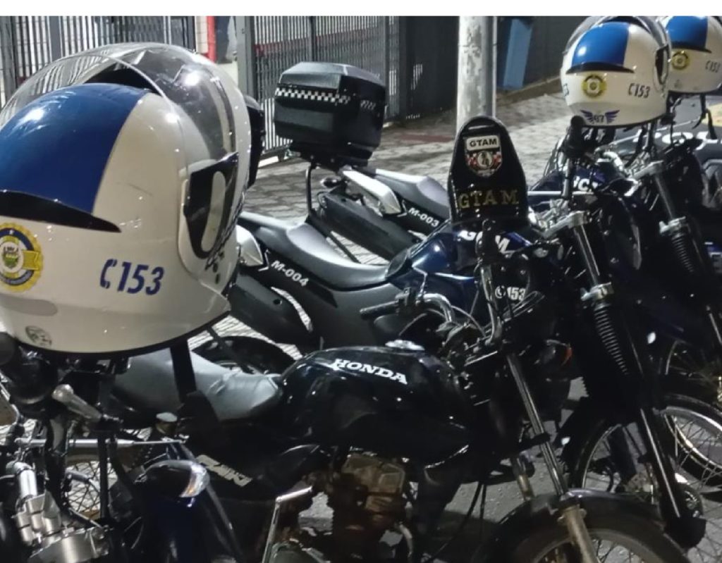 motocicleta-com-placa-adulterada-e-apreendida-pela-gcm-em-taubate