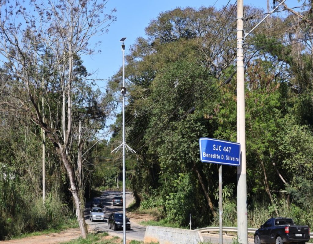 sao-jose-dos-campos-flagra-descarte-irregular-com-nova-camera-de-monitoramento-no-jardim-guimaraes