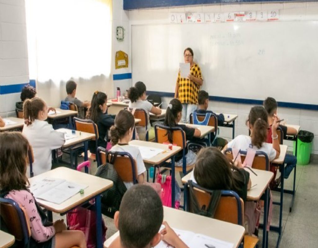 sao-sebastiao-abre-selecao-para-professores-com-salarios-de-ate-r-58-mil