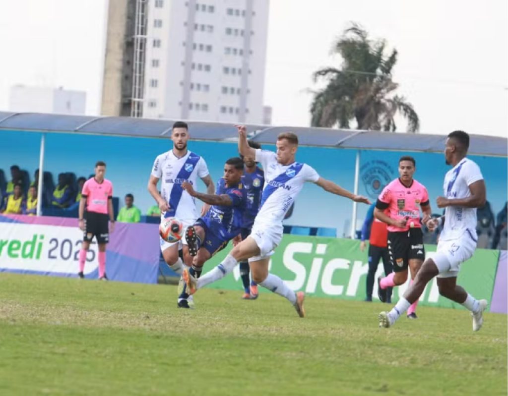 taubate-vence-sao-caetano-fora-de-casa-e-conquista-primeira-vitoria-na-copa-paulista