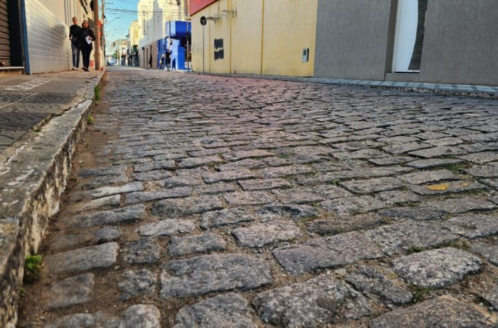 zona-azul-comeca-a-funcionar-na-rua-souza-alves-no-centro-de-taubate
