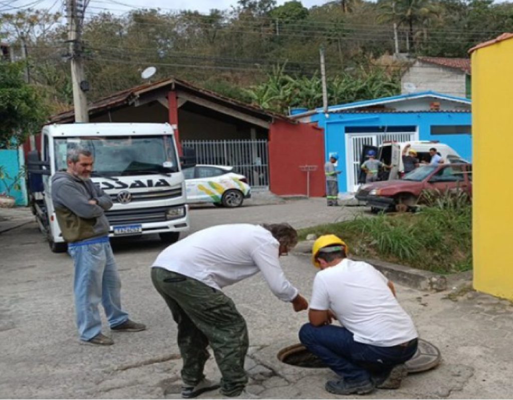 acao-conjunta-em-sao-sebastiao-combate-despejo-irregular-de-esgoto-no-bairro-sao-francisco