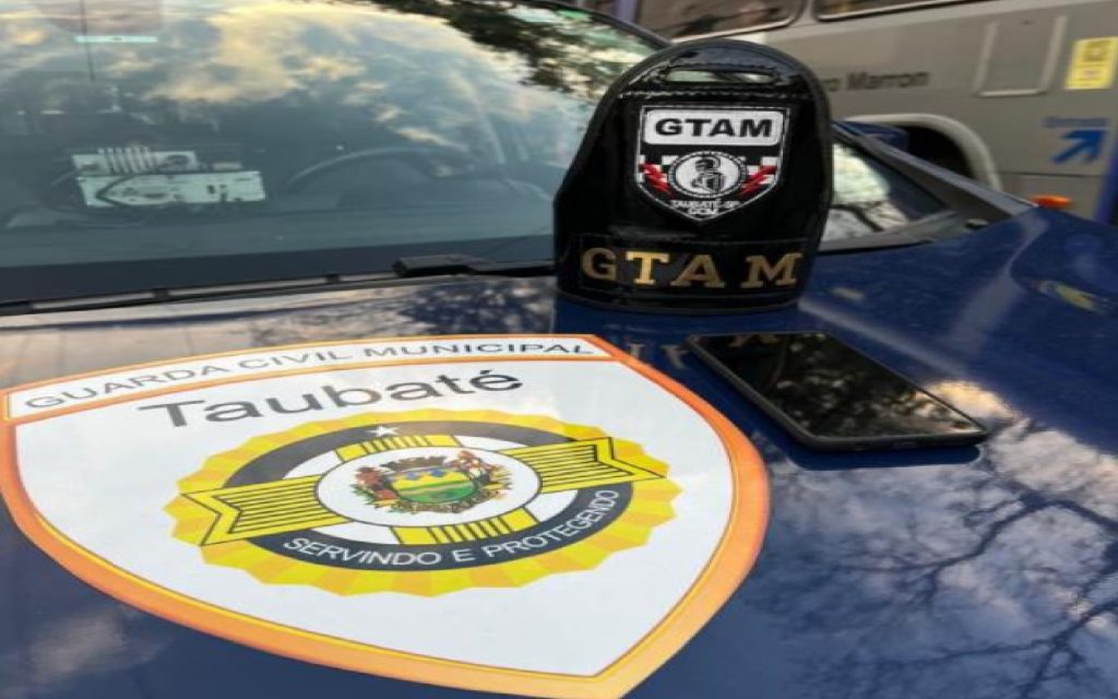 gcm-de-taubate-recupera-celular-furtado-com-apoio-das-cameras-do-gci
