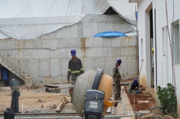 ilhabela-atualiza-calculo-do-iss-e-alerta-prestadores-de-servicos-da-construcao-civil