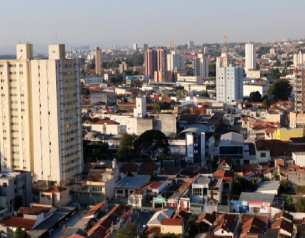 jacarei-cria-mais-de-1-300-empregos-com-carteira-assinada-no-primeiro-semestre-de-2025