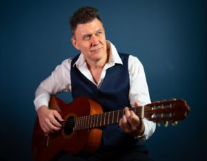 joao-suplicy-faz-show-em-homenagem-a-chico-buarque-no-sesi-de-sao-jose-dos-campos