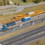 mais-uma-super-carga-inicia-sua-passagem-pela-via-dutra-entre-sao-paulo-e-rio-de-janeiro