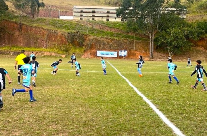 paraibuna-recebe-amistoso-internacional-de-futebol-entre-jovens-atletas-e-argentinos