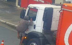 policia-municipal-de-sao-sebastiao-detem-homem-flagrado-furtando-caminhao