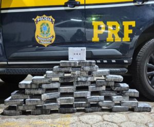 prf-apreende-mais-de-43-kg-de-cocaina-na-fernao-dias-em-braganca-paulista