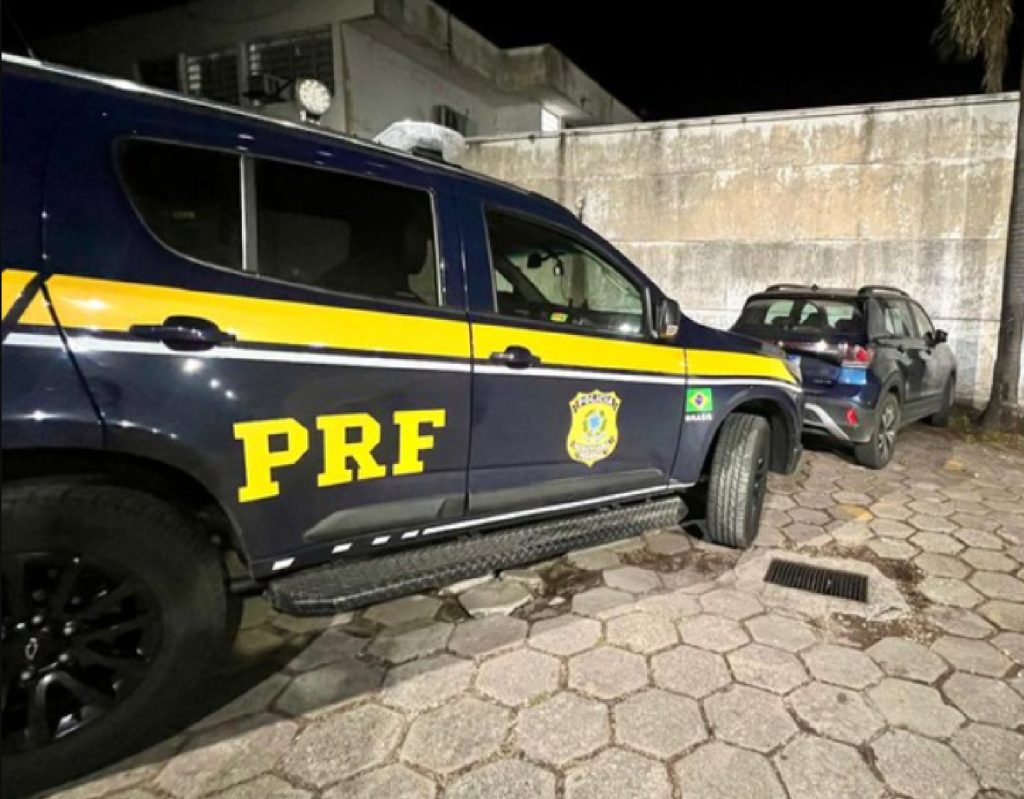prf-prende-dupla-por-estelionato-com-maquina-de-cartao-na-dutra-em-cachoeira-paulista