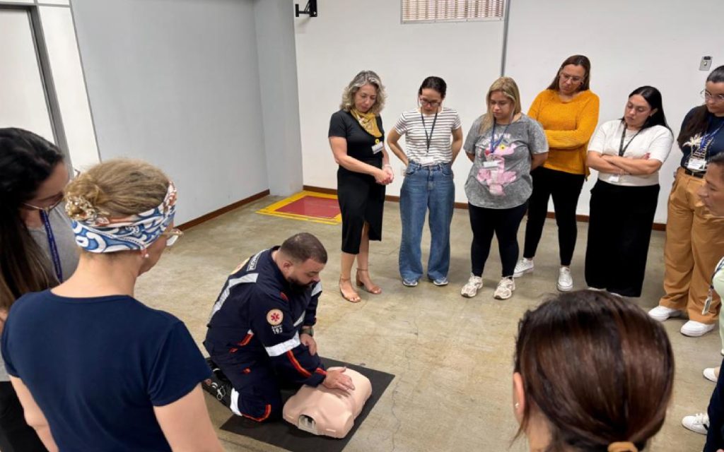 professores-de-sao-jose-dos-campos-participam-de-treinamento-de-primeiros-socorros-com-o-samu