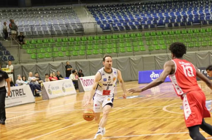 sao-jose-vence-paulistano-e-se-mantem-no-topo-do-campeonato-paulista-de-basquete