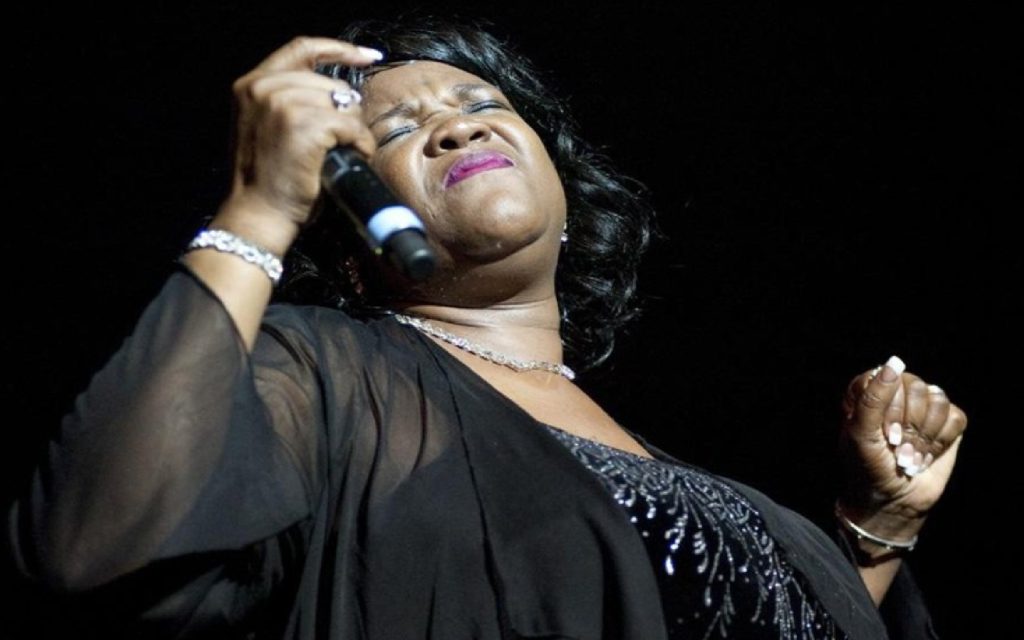 blues-no-municipal-traz-cantora-internacional-nora-jean-wallace-a-sao-jose-dos-campos