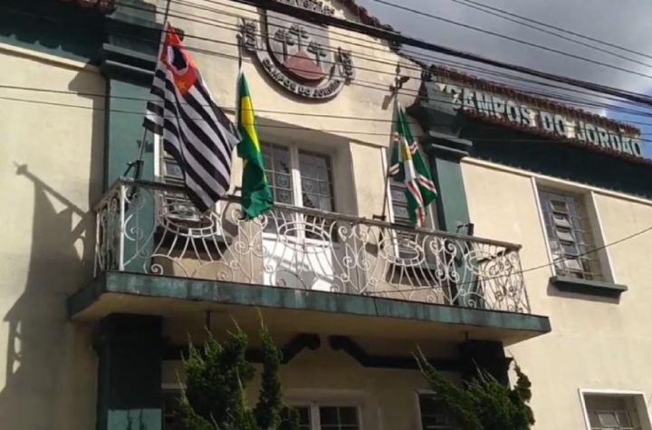 campos-do-jordao-envia-projeto-a-camara-para-corrigir-valor-da-hora-aula-dos-professores