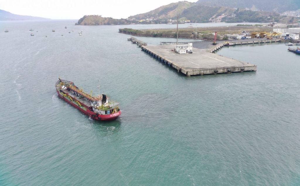dragagem-no-porto-de-sao-sebastiao-ja-alcanca-40-e-deve-terminar-em-outubro