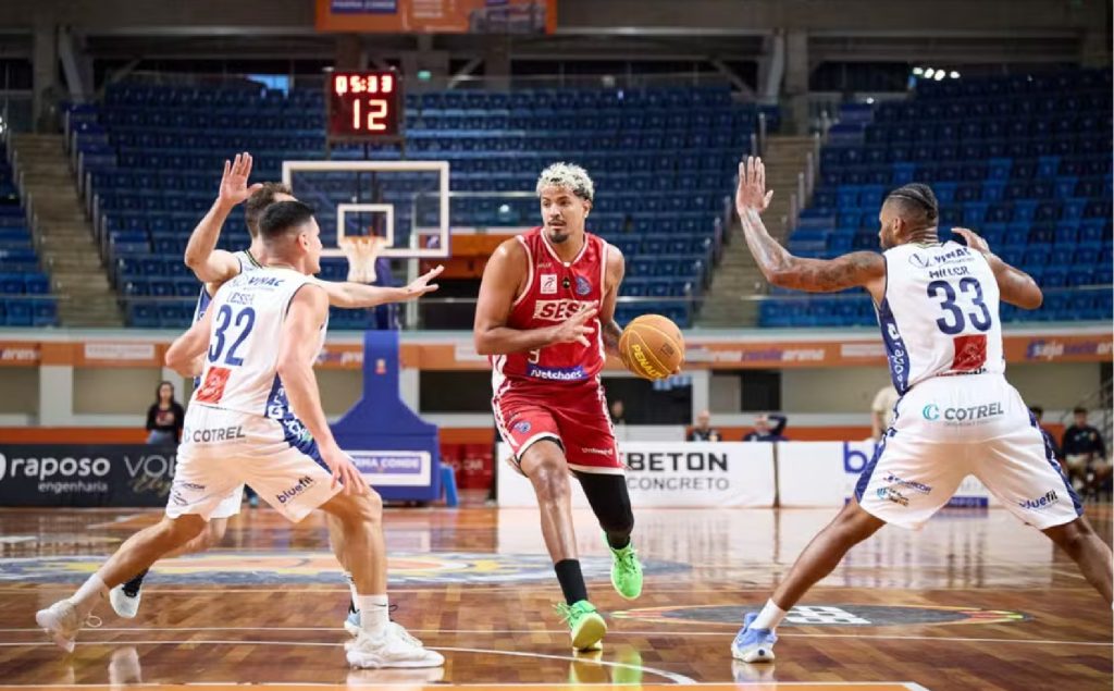franca-vence-sao-jose-na-farma-conde-e-abre-vantagem-na-semifinal-do-paulista-de-basquete