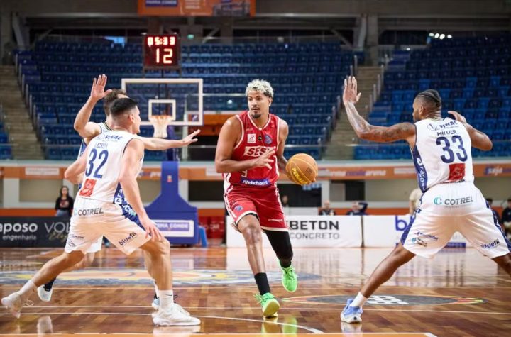 franca-vence-sao-jose-na-farma-conde-e-abre-vantagem-na-semifinal-do-paulista-de-basquete