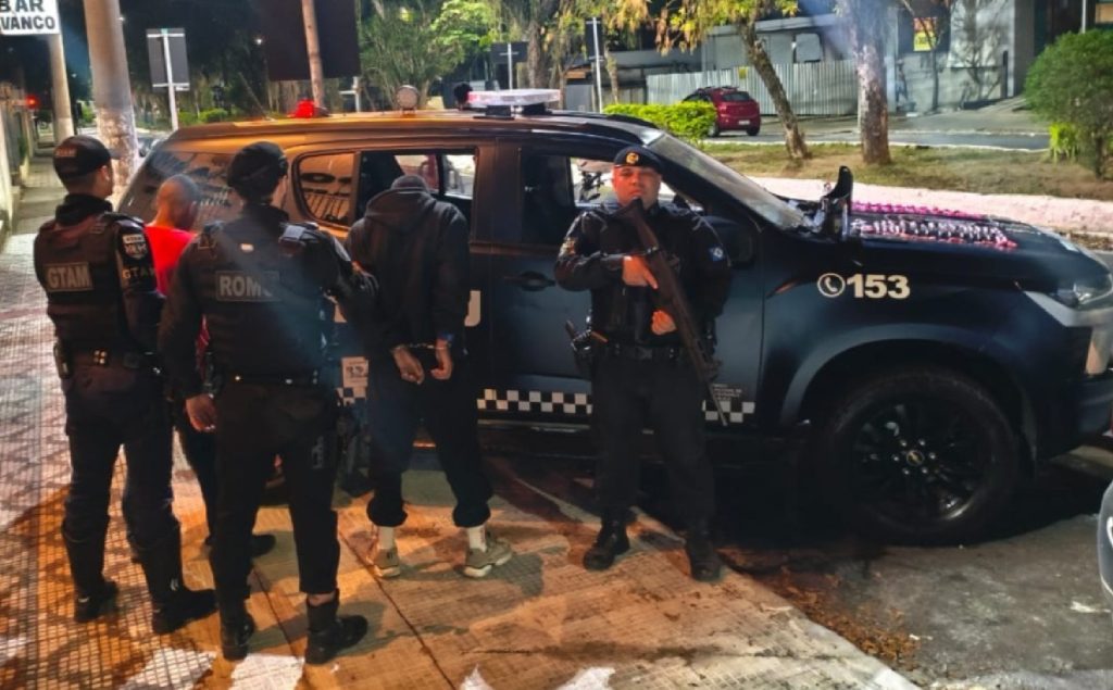 gcm-de-taubate-prende-dupla-e-apreende-drogas-em-operacao-no-milton-alvarenga-peixoto