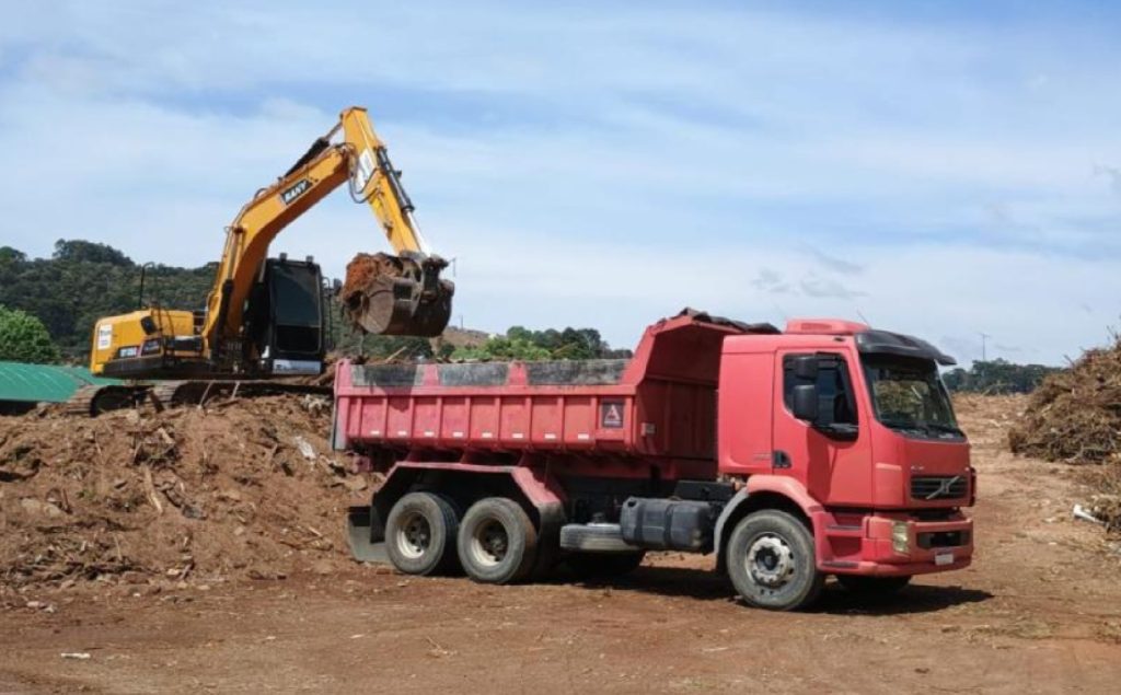 iniciada-limpeza-do-terreno-para-construcao-do-pronto-socorro-de-abernessia-em-campos-do-jordao