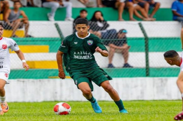 jovem-de-pindamonhangaba-assina-com-a-chapecoense-e-segue-carreira-no-futebol-nacional