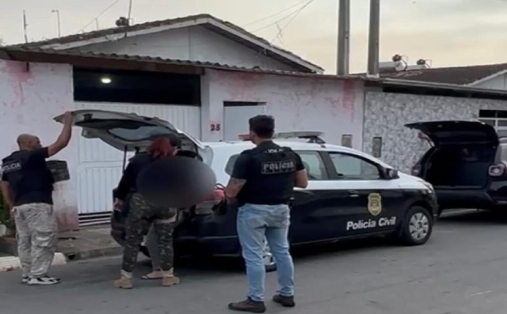 policia-civil-de-caraguatatuba-prende-mae-e-filho-investigados-por-trafico-de-drogas-e-homicidio