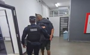 policia-municipal-de-sao-sebastiao-prende-dois-homens-com-mandados-de-prisao-em-aberto