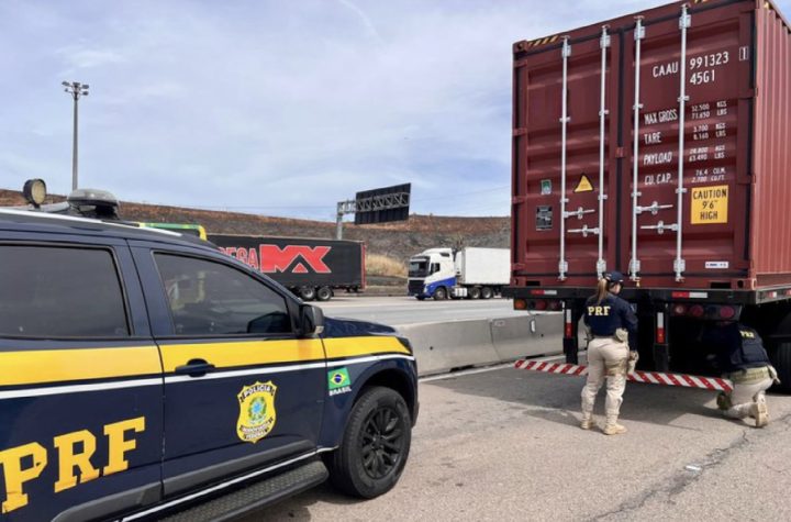 prf-identifica-carreta-adulterada-durante-fiscalizacao-na-dutra-em-jacarei