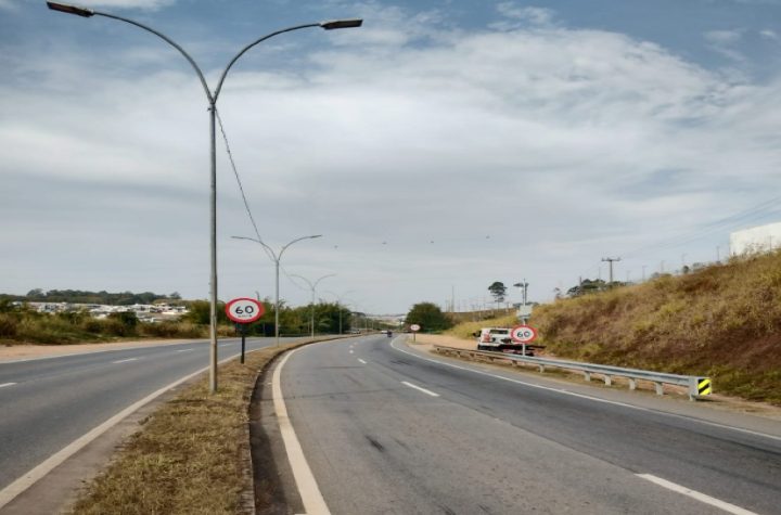 O Departamento de Estradas de Rodagem de São Paulo (DER-SP) colocou em funcionamento, nesta terça-feira (2), novos radares de fiscalização eletrônica em rodovias estaduais. No Litoral Norte,