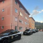 suspeito-de-tentativa-de-assalto-em-sao-sebastiao-pula-do-3o-andar-ao-tentar-fugir-da-policia