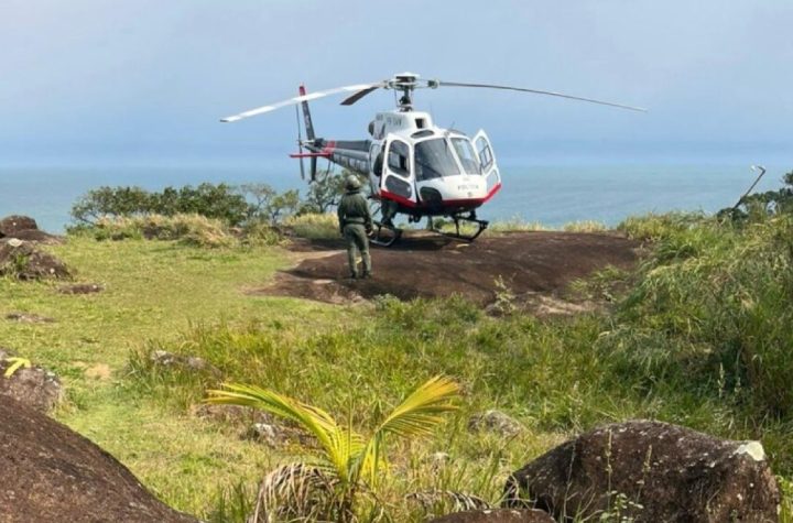 turista-e-resgatada-pelo-helicoptero-aguia-apos-queda-em-cachoeira-de-ilhabela