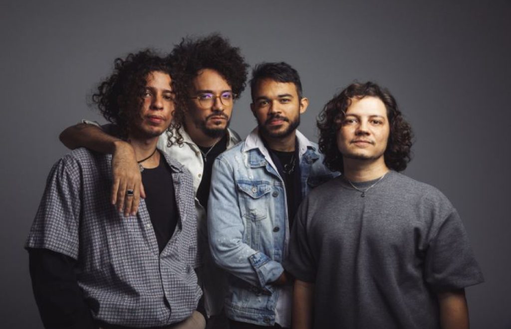 centro-cultural-sesi-recebe-show-da-banda-selvagens-a-procura-de-lei-em-sao-jose
