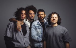 centro-cultural-sesi-recebe-show-da-banda-selvagens-a-procura-de-lei-em-sao-jose
