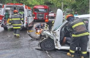 colisao-frontal-na-serrinha-do-jetuba-deixa-tres-feridos-em-caraguatatuba