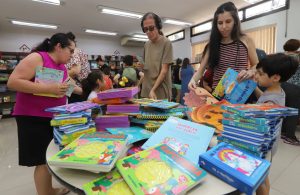 dia-do-livro-biblioteca-municipal-de-jacarei-registra-aumento-de-emprestimos-em-meio-a-evolucao-digital