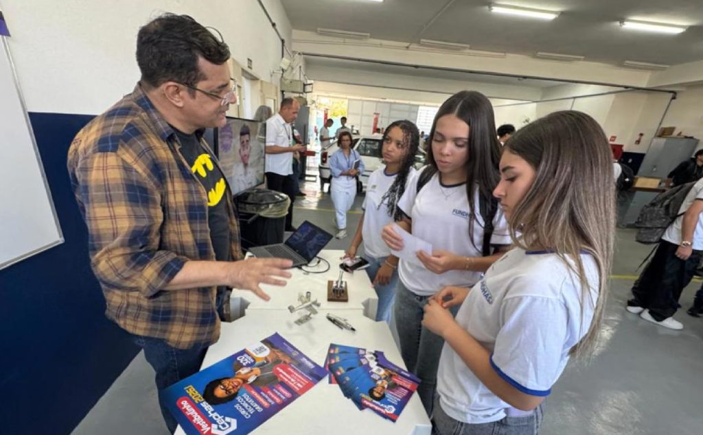 feira-de-profissoes-da-fundhas-inspira-jovens-em-sao-jose-dos-campos