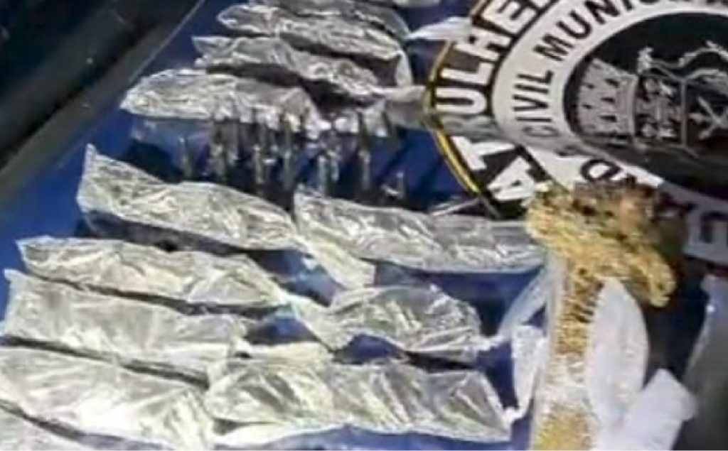 gcm-de-caraguatatuba-prende-homem-com-mais-de-15-mil-porcoes-de-drogas-no-pereque-mirim