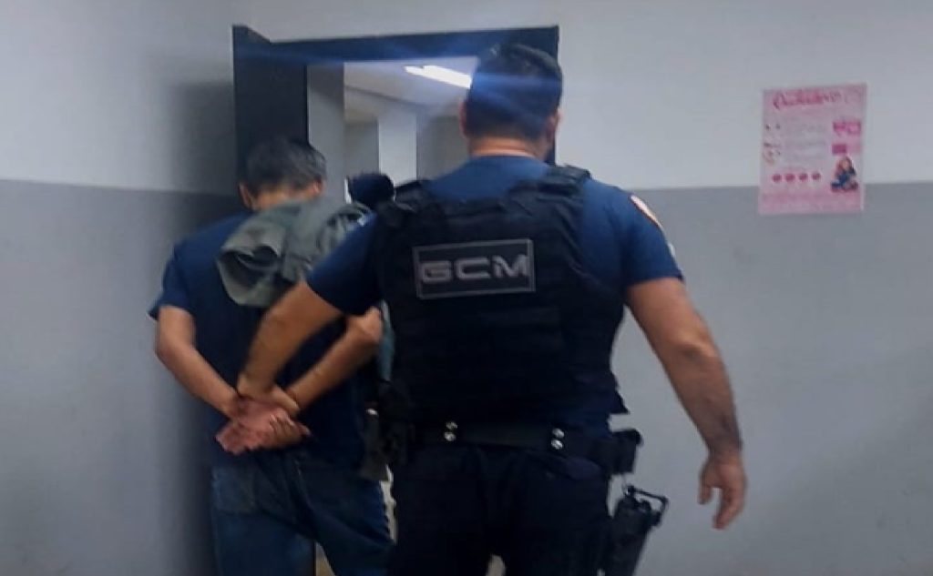 gcm-prende-foragido-por-homicidio-e-apreende-adolescentes-suspeitos-de-trafico-em-taubate