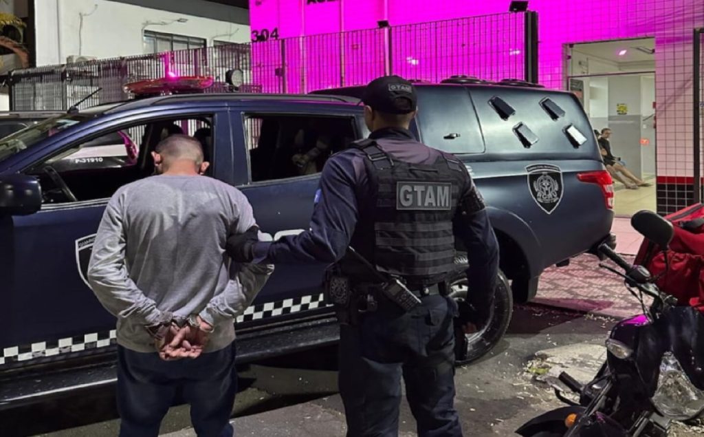 gcm-prende-homem-por-trafico-de-drogas-durante-patrulhamento-no-parque-sao-luiz-em-taubate