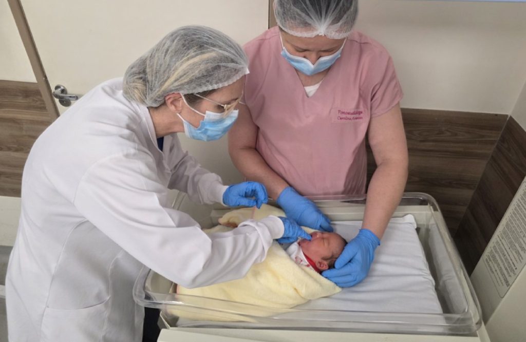 hospital-municipal-de-sao-jose-aprimora-atendimento-a-bebes-com-lingua-presa