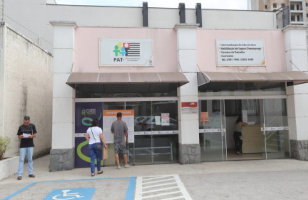 jacarei-abre-vagas-para-primeiro-emprego-no-setor-de-armazenamento